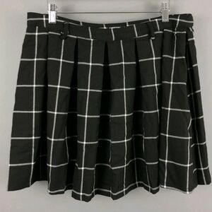 Hot Topic Black and White Checkered Skater Skirt
